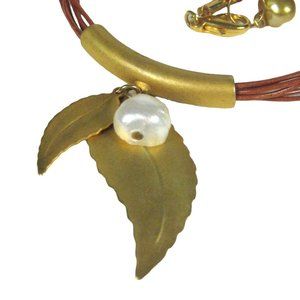 Goldtone Feather Pendant Necklace 17 In Choker Imitation Pearls Multi-Strand